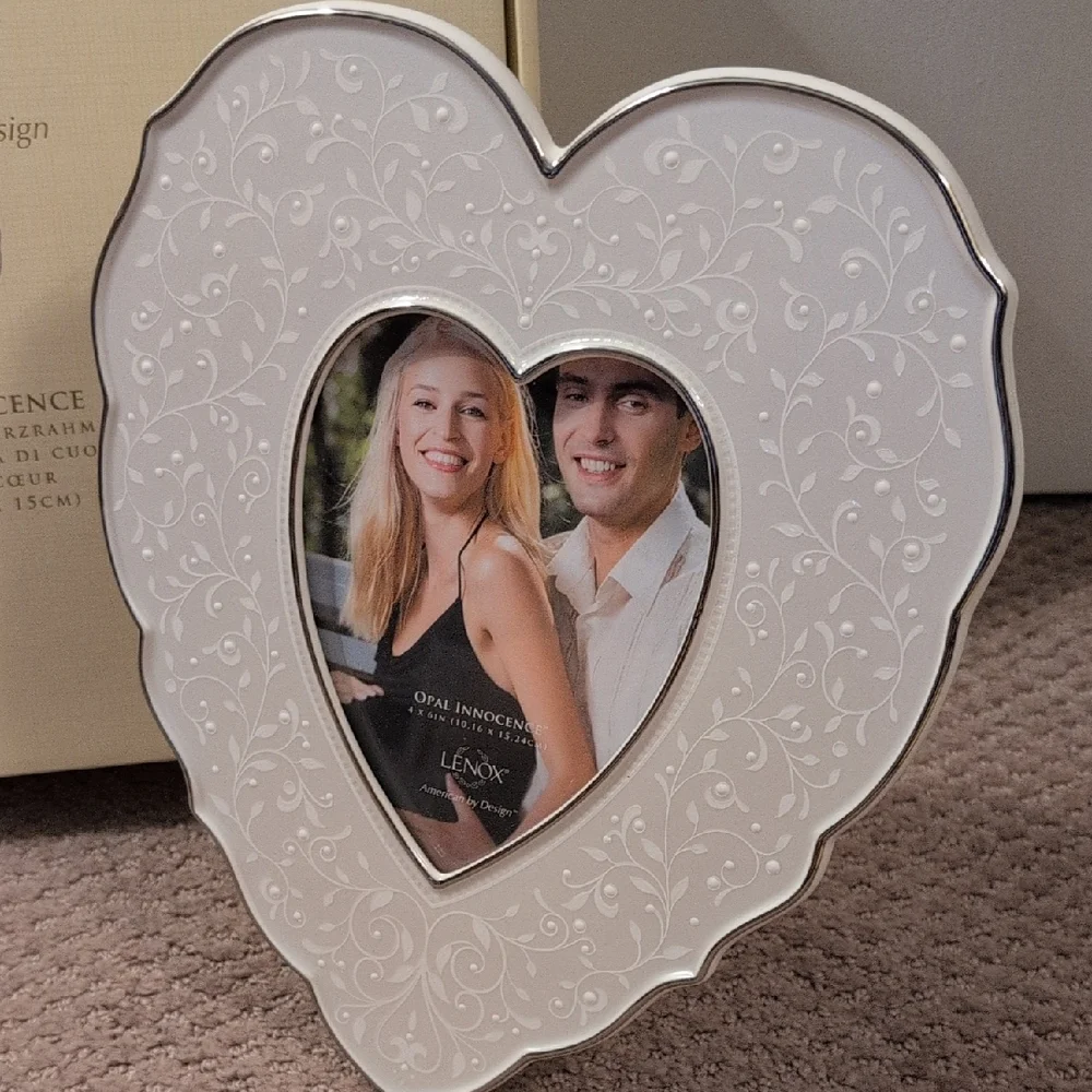 Lenox White Heart-Shaped Picture Frame NEW